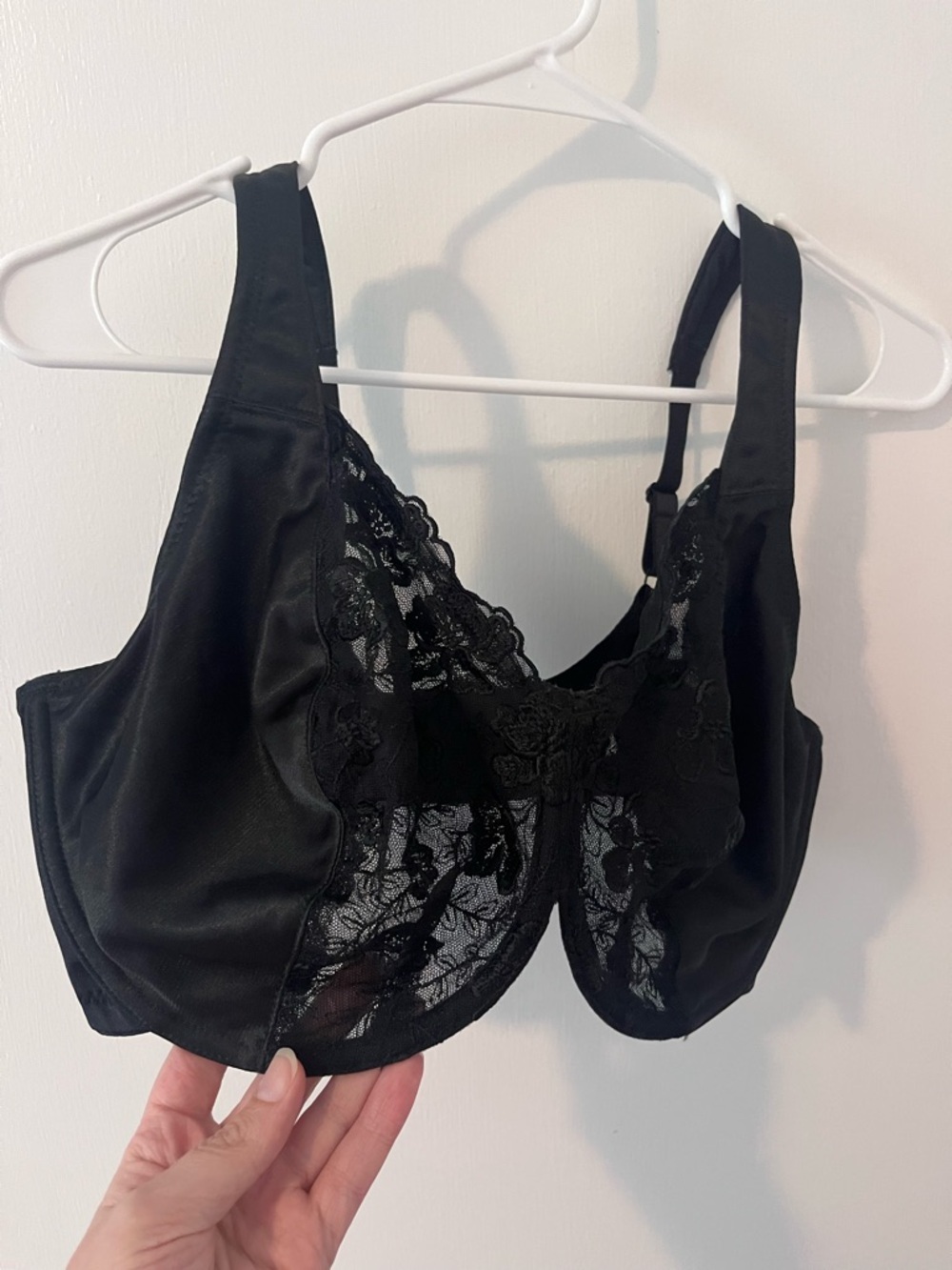 Breezies Full Coverage Lace Underwire Bra Black 40DD